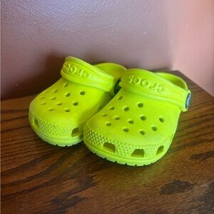 SOLD Crocs Unisex- Kids boy girl unisex Classic Clog TODDLER 5C Citrus